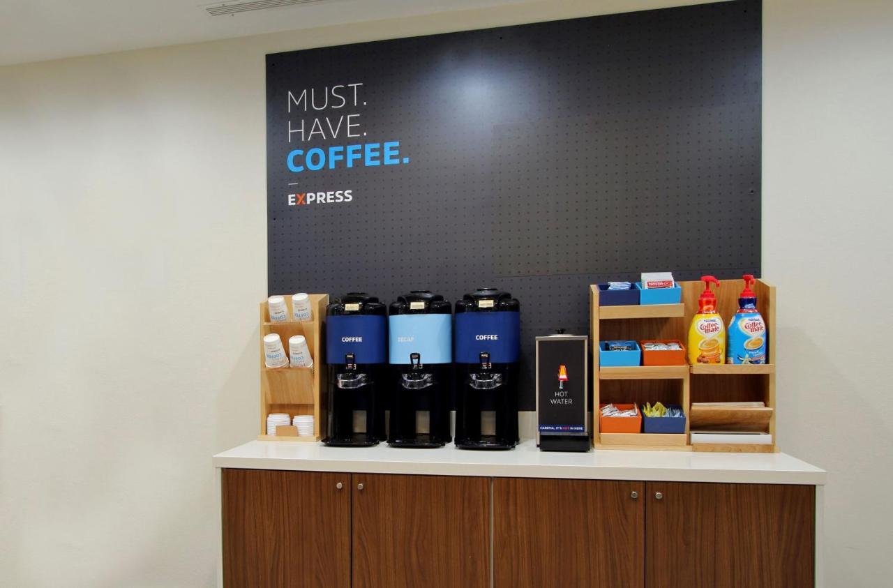 Express & - By Ihg Hotel 2*