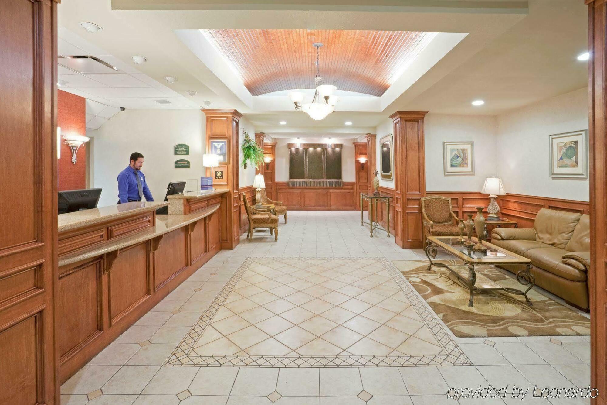 Hotel Express & - By Ihg 2*