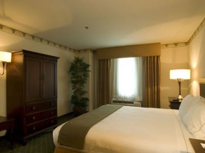 Express & - By Ihg 2*