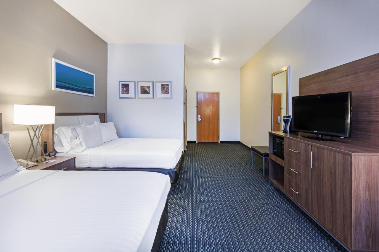 Express & - By Ihg Hotel Pharr